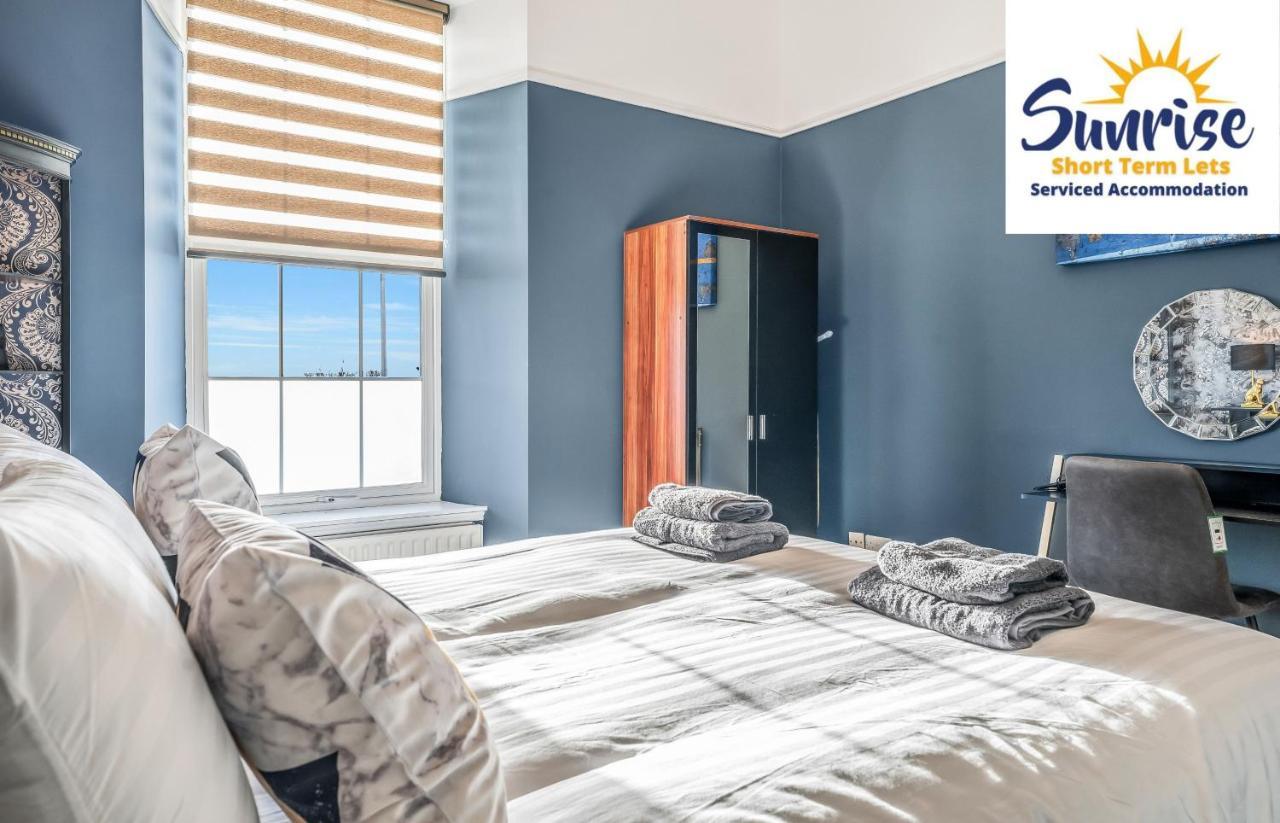 Presidential Apartment, Family Home, Luxury Bedrooms, 2 Rooms, 1 King Bed, 2 Single Beds, Free Wifi, Free Parking, Tourists, Business Travelers, Relocation, Beautiful River Views, - Long Stays, Invoice And Reduced Price Are Only Via Sunrise Short Let Dundee Exteriör bild