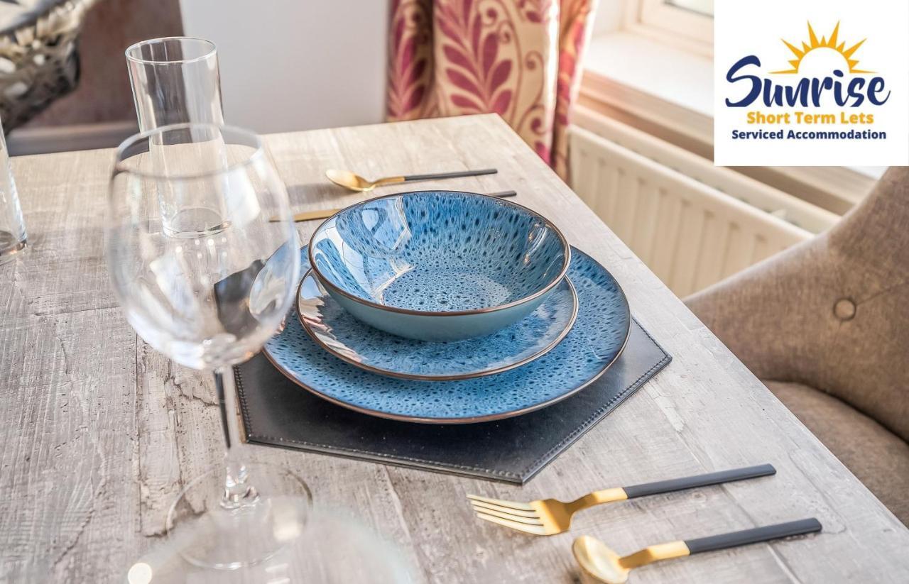 Presidential Apartment, Family Home, Luxury Bedrooms, 2 Rooms, 1 King Bed, 2 Single Beds, Free Wifi, Free Parking, Tourists, Business Travelers, Relocation, Beautiful River Views, - Long Stays, Invoice And Reduced Price Are Only Via Sunrise Short Let Dundee Exteriör bild